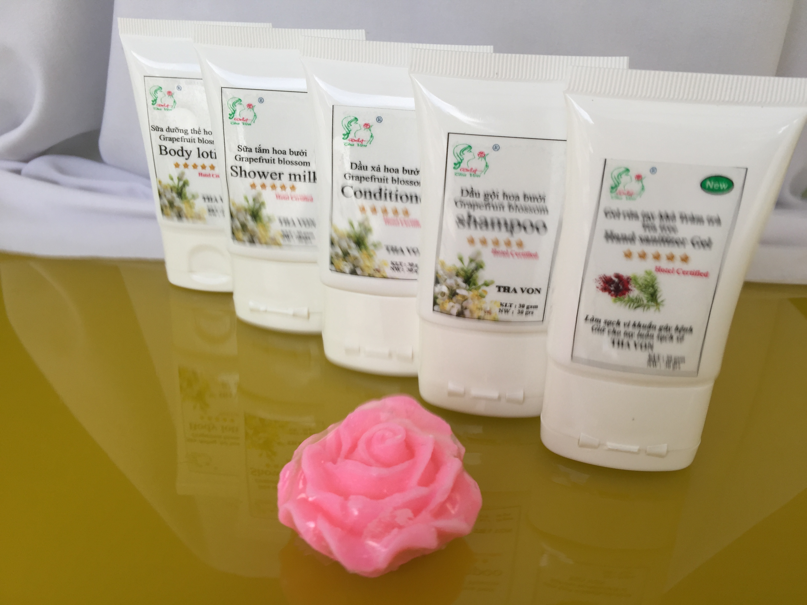 New combo Amenities phòng tắm khách sạn 5 sao phòng chống dịch ( Rose soap 30-60 gam ) 