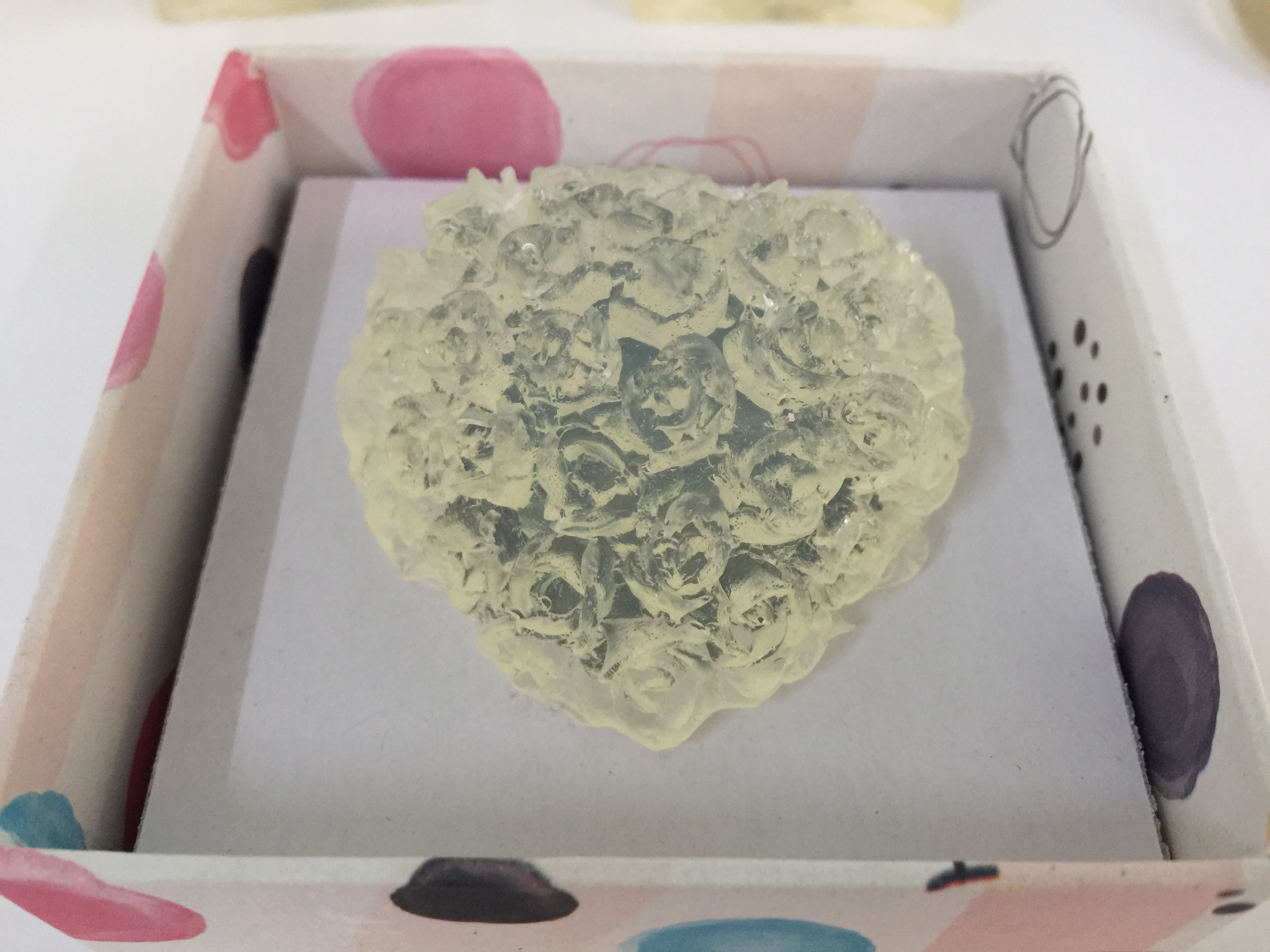 Xà bông glycerin trái tim hoa hồng trắng 3D new style